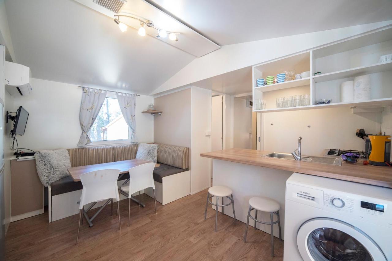 Mobile Home Cube, 3 Bedrooms, Free Parking, Wifi Biograd Na Moru Exterior photo
