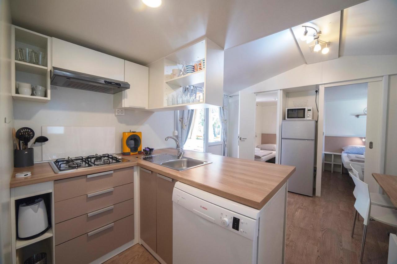 Mobile Home Cube, 3 Bedrooms, Free Parking, Wifi Biograd Na Moru Exterior photo