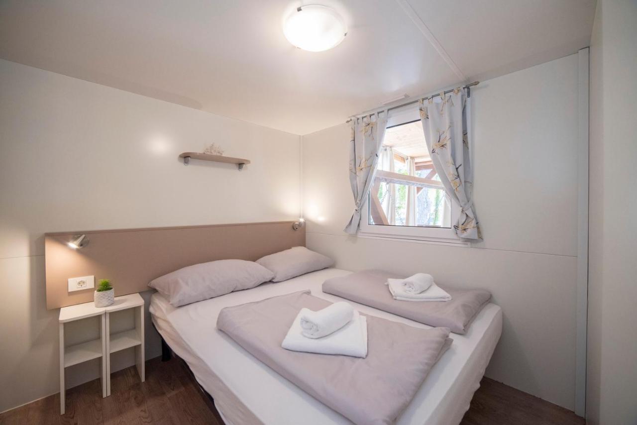 Mobile Home Cube, 3 Bedrooms, Free Parking, Wifi Biograd Na Moru Exterior photo