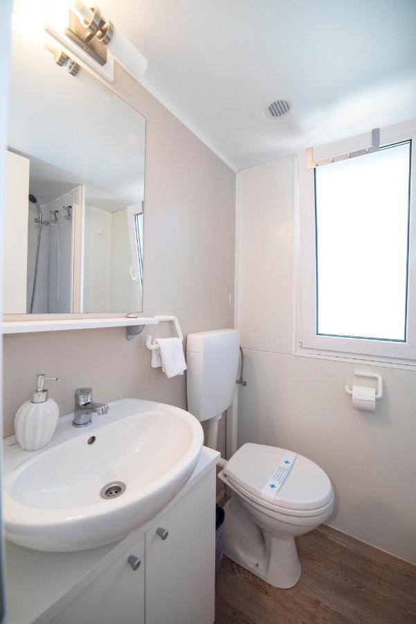 Mobile Home Cube, 3 Bedrooms, Free Parking, Wifi Biograd Na Moru Exterior photo