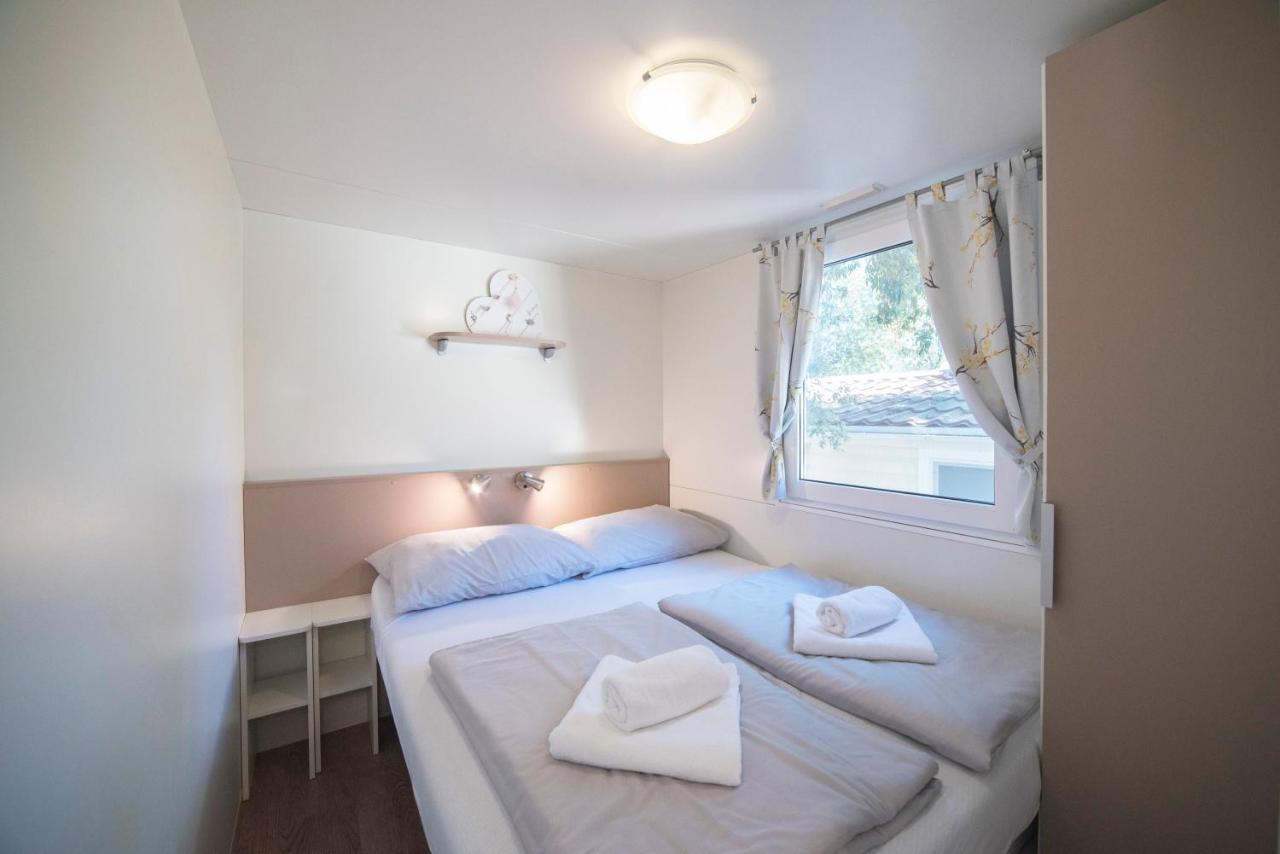 Mobile Home Cube, 3 Bedrooms, Free Parking, Wifi Biograd Na Moru Exterior photo