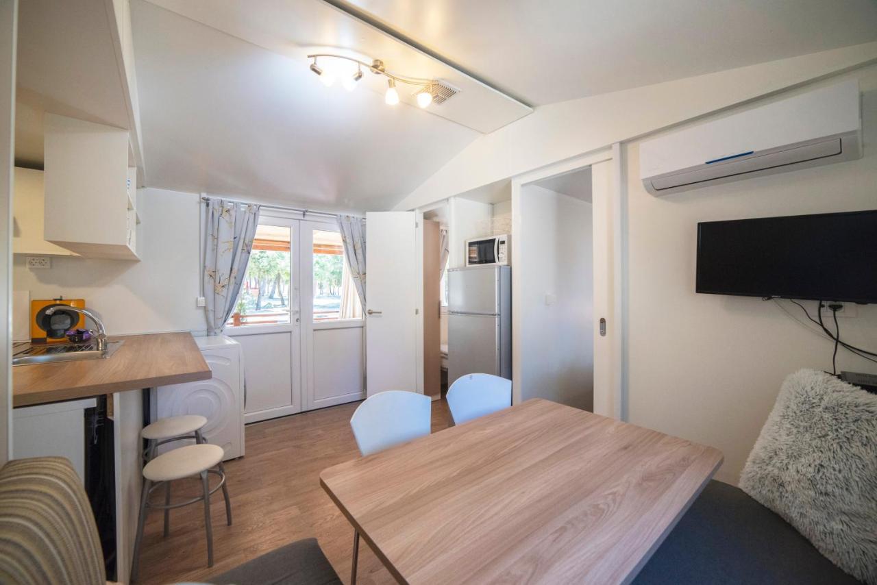 Mobile Home Cube, 3 Bedrooms, Free Parking, Wifi Biograd Na Moru Exterior photo